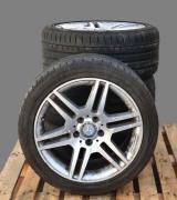 Lote 3 - JANTES MERCEDES AMG COM PNEUS CONTINENTAL - Conjunto de 4 jantes de liga leve monobloco de 5 apertos Mercedes Amg 8,5''x17'' com pneus Continental Conticontact 245/40 R17. Nota: sinais de uso