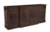 Lote 5063 - SIDEBOARD - Em madeira de mogno maciça e folheada. Corpo com 4 gavetas e 4 portas, interior com prateleiras. Decoração com embutidos e ferragens em metal. Dim: 92x203x45 cm (aprox.). Nota: sinais de uso, falhas e defeitos. Com chave - 2