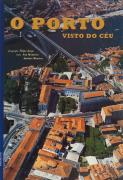 Lote 246 - LIVRO, "O PORTO VISTO DO CÉU" - Livro grande formato com capa dura com 128 páginas de fotografias e comentários sobre a cidade do Porto. 1ª edição - Novembro de 2000, Argumentum Edições, Lda. Texto de Ana Monteiro e António Menéres e fotografia de Filipe Jorge. Dim. 35 x 24,5 x 1,8 cm. Sinais de manuseamento