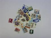 Lote 362 - Filatelia - Selos; Suécia - 25 selos diferentes usados numerados no verso; Cotação AFA: 134€; Origem Coleccionador José A.T.Macedo