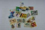 Lote 367 - Filatelia - Selos; Tema: Desporto - 20 selos diferentes usados; Cotação: 16€; Origem Coleccionador José A.T.Macedo