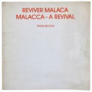 Lote 188 - REVIVER MALACA - Viana de Lima. Exemplar idêntico encontra-se à venda por € 132. Edição de Viana de Lima e Livraria Figueirinhas, Porto, 1988. Exemplar numerado: 1117. Dim: 27x27 cm. Encadernação de capa de brochura sem sobrecapa. Profusamente ilustrado. Ilustrado. Nota: sinais de uso e manuseamento na capa. Miolo em muito bom estado de conservação. Consultar valor indicativo em https://t.ly/8zYA0