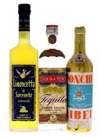 Lote 2193 - GARRAFAS DIVERSAS - Conjunto de 3 garrafas composto por uma garrafa de Tequila Puro, Fábrica Ancora, Lisboa, (750ml aprox.), uma garrafa de Limoncetta di Sorrento, Itália, (500ml - 31%vol.) e uma garrafa de Ponche, Ribel, Olival Basto, (500ml 