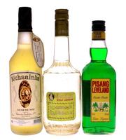 Lote 2230 - GARRAFAS DE LICOR - Conjunto de 3 garrafas de Licor sendo uma garrafa de Bichaninha, Licor de Noz, Vinícola Castelar, Avelãs do Caminho, (700ml - 20%vol.), uma garrafa de Pisang, Leveland, Exotic Fruits, Beveland, Espanha, (700ml - 20%vol.)m e