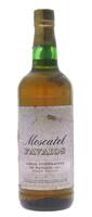 Lote 2251 - MOSCATEL FAVAIOS - Garrafa de Vinho Moscatel, Adega Cooperativa de Favaios, Alto Douro, (750ml)