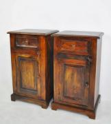 Lote 1918 - Lote de duas mesas de cabeceira em madeira, com gaveta no topo e porta na parte inferior. Dim: 68X36X30cm. Nota: novas.