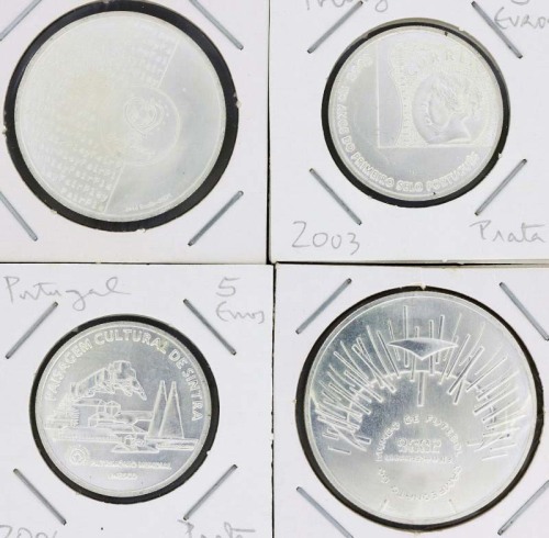 Lote 8 - PORTUGAL, MOEDAS DIVERSAS EM PRATA, ANOS 2003-2006 - Conjunto de 4 moedas, sendo: 2 x 5 euros, 8 euros e 10 euros; alusivas diversas temáticas. Peso total: 66 g. Dim: 40 mm (maior). Sem classificação atribuída pela Oportunity Leilões, cabe ao lic