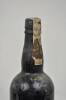 Lote 1145 - Lote de garrafa de Vinho do Porto, Quinta do Noval 1982 Vintage Port, para coleccionador. Nota: PVP Garrafeira 300 €. - 3