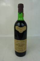 Lote uma garrafa de Vinho Tinto Reserva Sogrape, Vinhos de Portugal, tinto, colheita de 1980. Para coleccionadores.