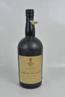 Lote 1199 - Lote de garrafa magnum (1,5 lt) de Vinho do Porto, Quinta da Romaneira Vintage 1985, foram engarrafadas em 1987 22.500 garrafas e 500 magnuns, tendo esta o nº M182, em caixa de madeira. Para coleccionador.