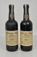 Lote 1208 - Lote de duas garrafas de vinho do Porto "Borges" vintage - 1970. Com valor de venda em www.garrafeiranacional.com de 135€. Para coleccionadores.