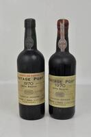 Lote 1254 - Lote de duas garrafas de vinho do Porto "Borges" vintage - 1970. Com valor de venda em www.garrafeiranacional.com de 135€. Para coleccionadores.