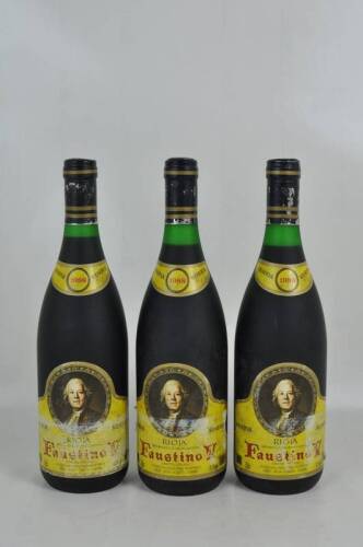 Lote 1279 - Lote de três garrafas de vinho tinto "Rioja" - Faustino V - Reserva de - 1988. Nota: rótulos com falhas. Para coleccionadores.