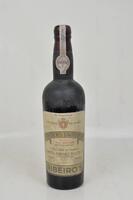 Lote 1366 - Lote de Garrafa de vinho do Porto "Correia Ribeiro & F.ºos Lda." - Tawny - Vintage 1944. Para coleccionadores.