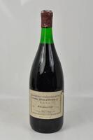 Lote 1423 - Lote de Garrafa de vinho tinto Magnum "Carvalho, Ribeiro e Ferreira" - 1988. Para coleccionadores. Nota: falhas no lacre, falha no rótulo.