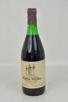 Lote 1442 - Lote de Garrafa de vinho tinto "Vale Pradinhos" - Porta Velha - 1989