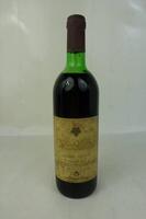 Lote 1560 - Lote de garrafa de vinho tinto VinusVitae, Caves Império, colheita de 1983, Clube do Vinho. Para coleccionadores. Nota: pequenas falhas no rótulo.