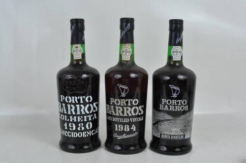 Lote 1584 - Lote de 3 garrafas de Vinho do Porto Barros, 1 LBV de 1984, 1 Quinta D. Matilde, 1 colheita de 1980, em caixa madeira. Para coleccionador.