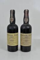 Lote 1699 - Lote de duas garrafas de vinho do Porto "Borges" vintage - 1960. Com valor de venda em www.garrafeiranacional.com de 250€. Para coleccionadores.