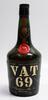 Lote 13 - VAT 69 - Garrafa de Whisky Vintage - Anos 60 - Finest Scotch Whisky. Produce and Bottled in Scotland. (75cl,40%vol.). Encontra-se totalmente fechada. Garrafa identica saiu em leilão por £ 45 ap. € 49,43. Consultar valor indicativo em https://whi