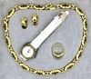 Lote 189 - MATHEY TISSOT, CONJUNTO DE RELÓGIO DE PULSO E ADEREÇO DE SENHORA - Relógio com caixa em metal dourado com 24 mm e bracelete em pele. Movimento de quartzo e mostrador com numeração romana e marcadores. Adereço composto de colar, par de brincos e - 2