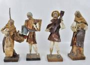 Lote 13 - Lote de 4 figuras mexicanas em papier mache, com cerca de 35 cm de altura cada, Nota: apresenta sinais de uso