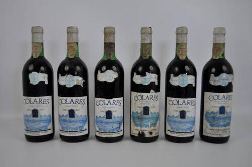 Lote 1604 - Seis garrafas de vinho tinto Colares, colheita de 1982, Região Demarcada Chão Rijo. Adega Regional de Colares. Nota: rótulos com falhas, perdas ligeiras