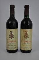 Lote 1738 - Duas garrafas de garrafas de vinho tinto Cartuxa, colheita de 1986, Fundação Eugénio de Almeida. Vinho de grande qualidade, para coleccionadores.