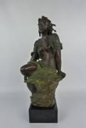 Lote 2601 - Antonieta Roque Gameiro (1946) - Original - Escultura em bronze, assinada, motivo "Figura Feminina", com 37 cm de altura.