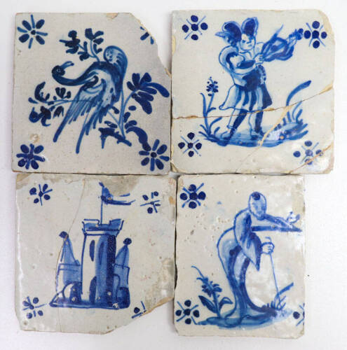 Lote 148 - AZULEJOS AVULSOS - Conjunto de quatro azulejos avulsos do século XIX, com desenhos figurativos raros. Dimensão: 14x14 cm. Apresentam marcas de cola, falhas e defeitos