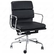 Lote 2846 - "CHARLES & RAY EAMES" Executive" Office Chair Soft Pad EA208, reprodução, cadeira com braços, base giratória em cromado, assento e costas em pele preta,com rodízios, com 114x53x59 cm, Nova. Nota: Esta peça original nova tem um PVP 2.782€ (ver em www.einrichten-design.de).