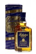 Lote 539 - WHISKY BALLANTINE'S 12 ANOS - Garrafa de Whisky, Gold Seal, Special Reserve Scotch Whisky, George Ballantine & Son, Scotland, (700ml - 40%vol.). Nota: em caixa de metal original
