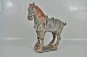 Lote 339 - Cavalo decorativo em cerâmica policromada em decapé, com 43 cm de altura, Nota: usado.