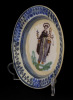 Lote 23 - SÃO JOSÉ, PRATO EM FAIANÇA PORTUGUESA SÉC. XIX - Prato com decoração policromada representando São José com o Menino Jesus. Aba com decoração vegetalista a azul. Dim: 21 cm. Nota: restaurado - 3