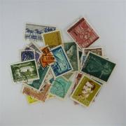 Lote 208 - Filatelia - Selos; Portugal; 40 selos Diferentes; Em Estado Usados