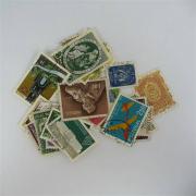 Lote 695 - Filatelia - Selos; Portugal; 40 selos Diferentes; Em Estado Usados