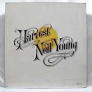 Lote 1251 - LP de vinil - Neil Young - Harvest, 1972 Reprise records, Nota: em estado entre Bom e Muito Bom