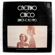 Lote 1359 - LP de vinil - Caetano e Chico - Juntos e ao vivo, 1972 Gravado ao vivo no teatro Castro Alves, Bahia, Phonogram, Nota: em estado entre Bom e Muito Bom