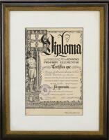 Lote 360 - DIPLOMA DO ENSINO PRIMÁRIO - Diploma de Habilitação do Ensino Primário Elementar emitido em 4 de Julho de 1949. Dim: 29,5x20 cm (moldura com 48x38 cm)