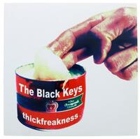 Lote 385 - THE BLACK KEYS, THICKFREAKNESS - Disco de vinil de 33 rpm, editora Fat Possum Records, 2003, título "Thickfreakness". Capa original. Dim: 31x31 cm