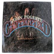 Lote 1465 - LP de vinil - John Fogerty Centerfield, Faca A - 1984-1985 - Warner Bros inc. Face B - 1985 Warner Bros inc., Nota: em estado entre Bom e Muito Bom