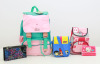 Lote 5 - CONJUNTO - Mochila Oinx,estojo Campro, mini mochila Barbie,carteira Hello Kitty e mala tiracolo. Nota: pvp 40 €. Bom estado conservação