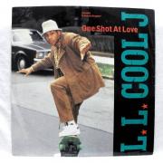 Lote 1583 - LP de vinil - L.L.Cool J. - One shot at love, 1989 CBS records, Nota: em estado entre Bom e Muito Bom