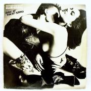 Lote 1617 - LP de vinil - Scorpions - Love at first Sting, 1948 Breeze music, Nota: em estado entre Bom e Muito Bom