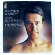 Lote 1774 - LP de vinil - Inner Worlds - Mahavishnu orchestra John McLaughlin, 1976 CBS in, Nota: em estado entre Bom e Muito Bom