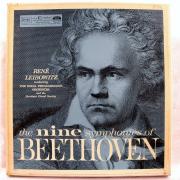 Lote 1879 - LP de vinil - The nine symphonies of BEETHOVEN, RCA, conjunto de 7 DISCOS + Pequeno livro sobre Beethoven, Nota: em estado entre Bom e Muito Bom