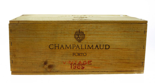 Lote 3 - PORTO CHAMPALIMAUD VINTAGE 1989 - 6 garrafas de Vinho do Porto, Vintage 1989, Montez Champalimaud, (750ml - 19%vol.). Nota: conjunto com um valor de venda de € 539,40. Em caixa de madeira original fechada. Consultar valor indicativo unitário em h