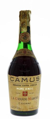 Lote 12 - COGNAC CAMUS - Garrafa de Cognac, Hors D'Age, Réserve Extra Vieille, Camus, Cognac, França, (700ml). Nota: garrafa idêntica à venda por € 269,99. Consultar valor indicativo em https://t.ly/j2Z3