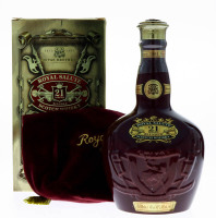 Lote 32 - WHISKY ROYAL SALUTE 21 ANOS - Garrafa de Whisky, Blended, Ruby Spode Decanter, Chivas Brothers Ltd, (700ml - 40%vol). Nota: garrafa similar à venda por € 524,46 (£ 450). Em caixa de cartão original com saco de protecção. Consultar valor indicati