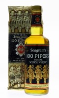 Lote 52 - WHISKY 100 PIPERS - Garrafa de Whisky, De Luxe Scotch Whisky, Joseph Seagram & Sons, Escócia, (750ml - 43%vol.). Nota: garrafa dos anos 1970s, em caixa de cartão original